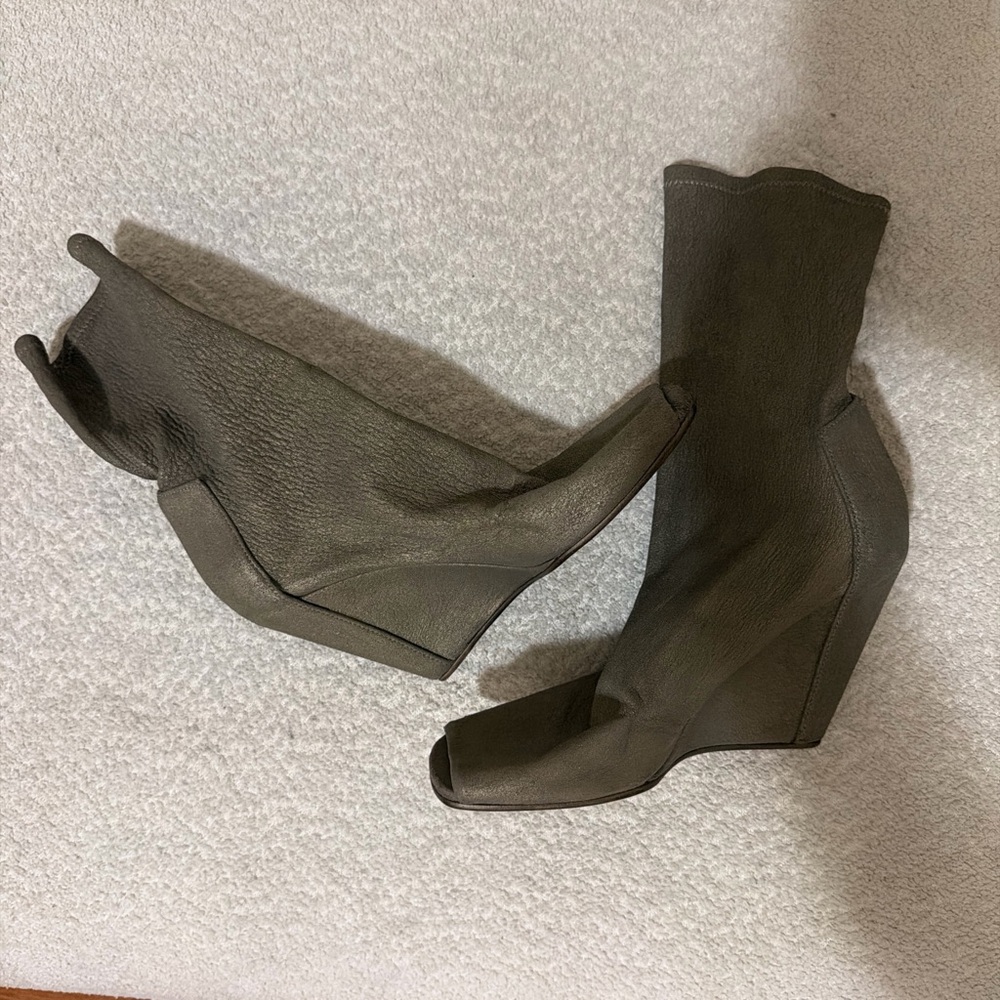 Elegant Brown Wedge Ankle Boots